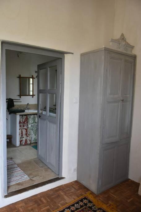 La Petite Maison Des Artistes Séguret Exterior foto